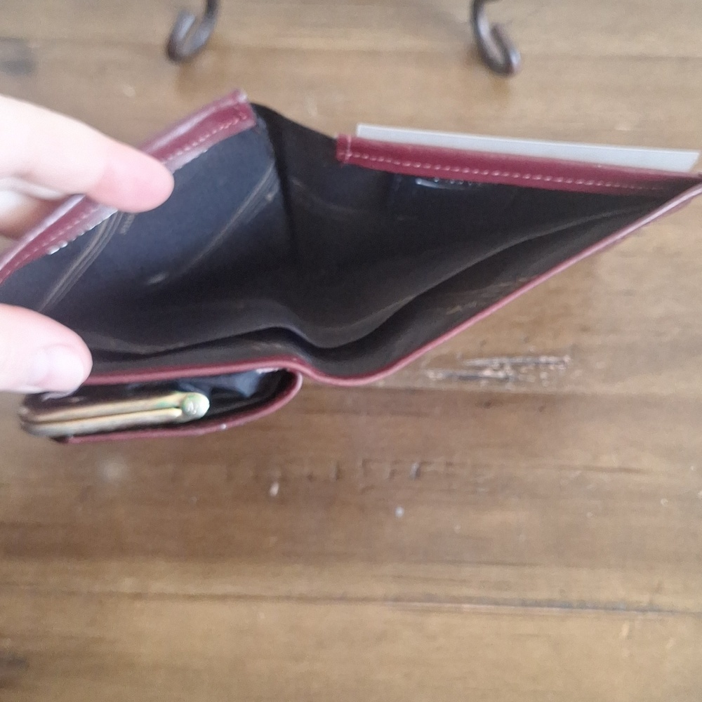 Vintage Rolfs Cowhide Wallet | Oxblood Leather Floral Embossed | Rare Key Slots - Picture 9 of 16